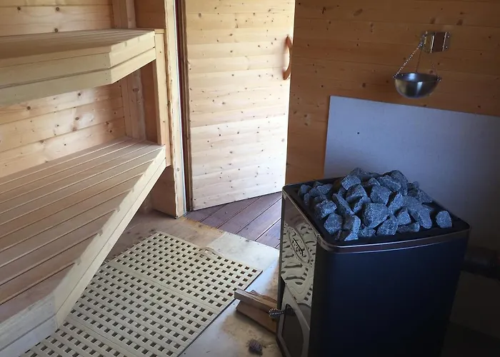 Romantic Wooden Lodge,sauna,schwimmteich,alleinstehend,absolut Ruhig 度假居